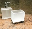 Bicchiere-porta-spazzolini-lavabo-vetro-satinato-base-in-ottone-cromato-nickelato-accessori-bagno-made-in-italy