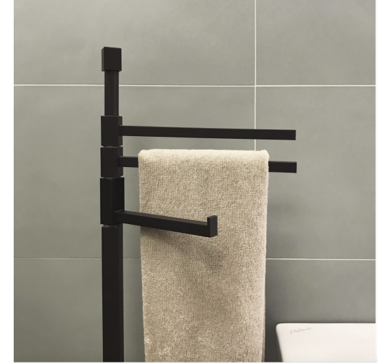 Standing from the ground, square soap holder and towel rack in chrome plated brass in - LINE Q. UBI