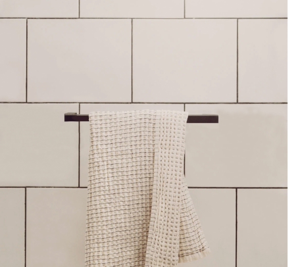 Wall bidet towel carrier - Bathroom accessories LINE Q.UBI
