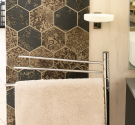Plancher autoportant serviette de bar, trois bras droit, salle de bain-Compléter les accessoires de salle de bains en laiton