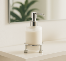 Dispenser-per-sapono-in-vetro-satinato-ottone-cromato-linea-minimale-moderna-prodotta-con-materiali-garantiti-antiruggine
